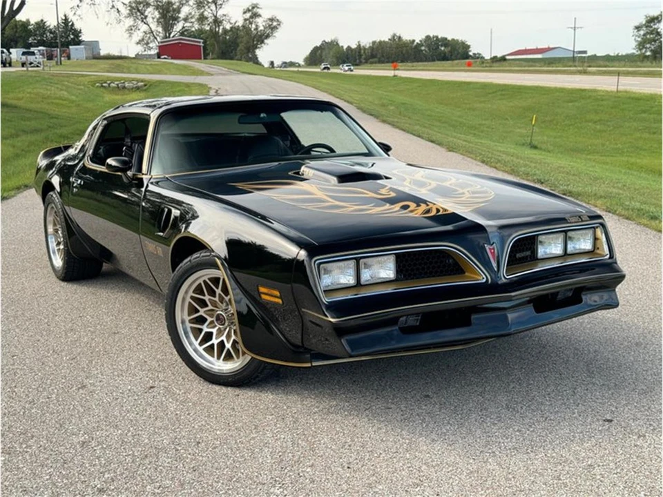 1977 Pontiac Firebird Trans Am 2nd Gen - Image 4 of 31
