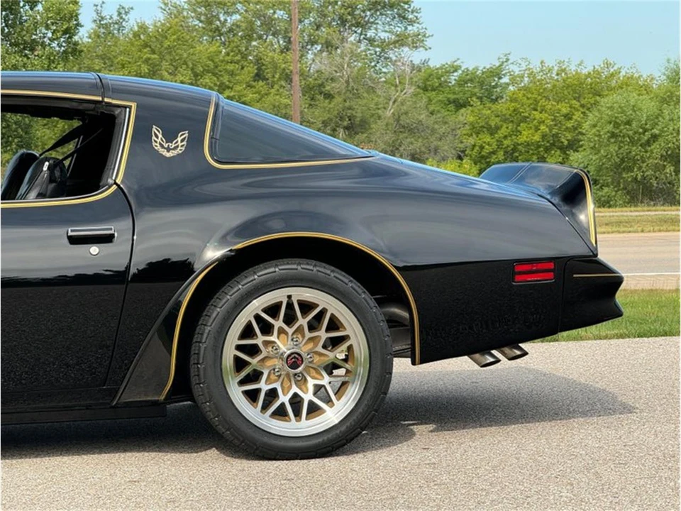 1977 Pontiac Firebird Trans Am 2nd Gen - Image 28 of 31