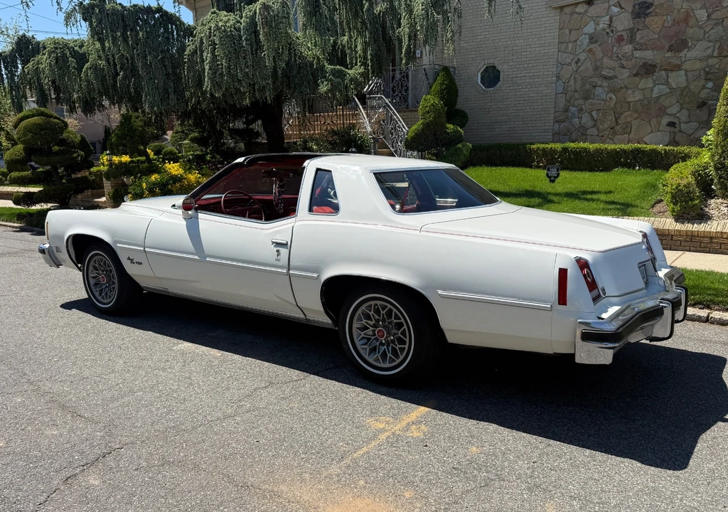 1977 Pontiac Grand Prix 3rd+ Gen - Image 2 of 22