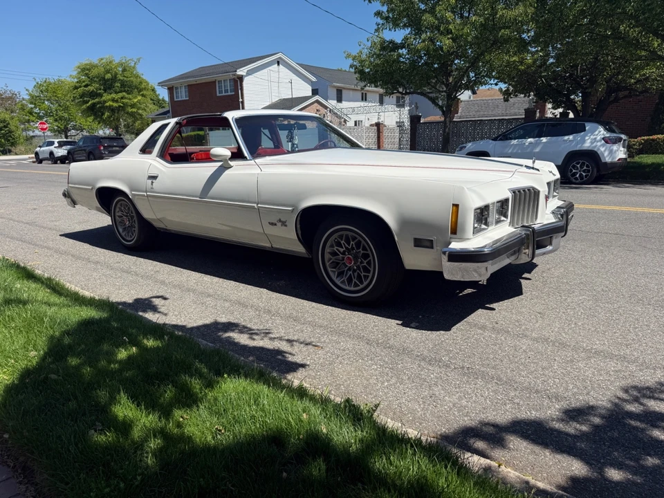 1977 Pontiac Grand Prix 3rd+ Gen - Image 5 of 22