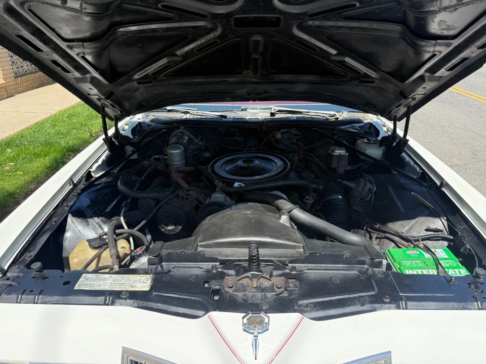 1977 Pontiac Grand Prix 3rd+ Gen - Image 8 of 22
