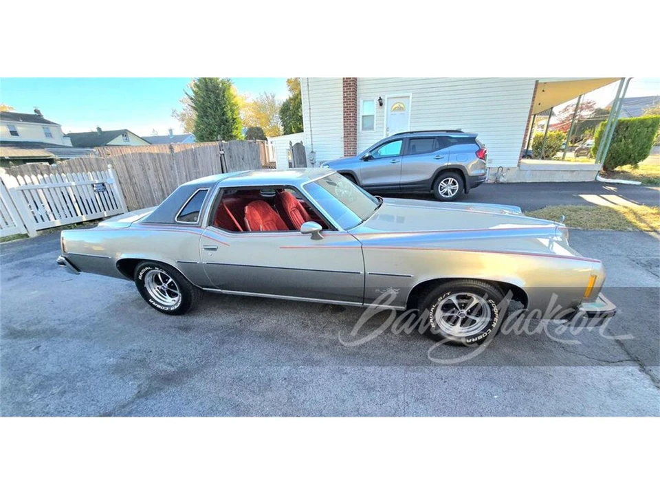 1977 Pontiac Grand Prix 3rd+ Gen - Image 2 of 5