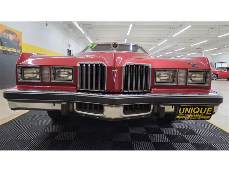 1977 Pontiac Grand Prix 3rd+ Gen - Image 9 of 31