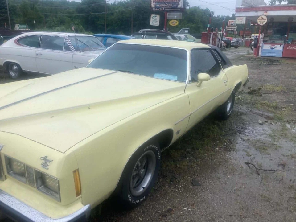 1977 Pontiac Grand Prix 3rd+ Gen - Image 2 of 7