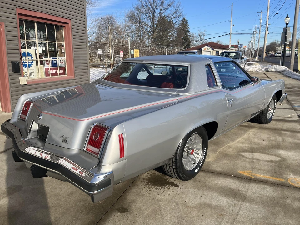 1977 Pontiac Grand Prix 3rd+ Gen - Image 28 of 31
