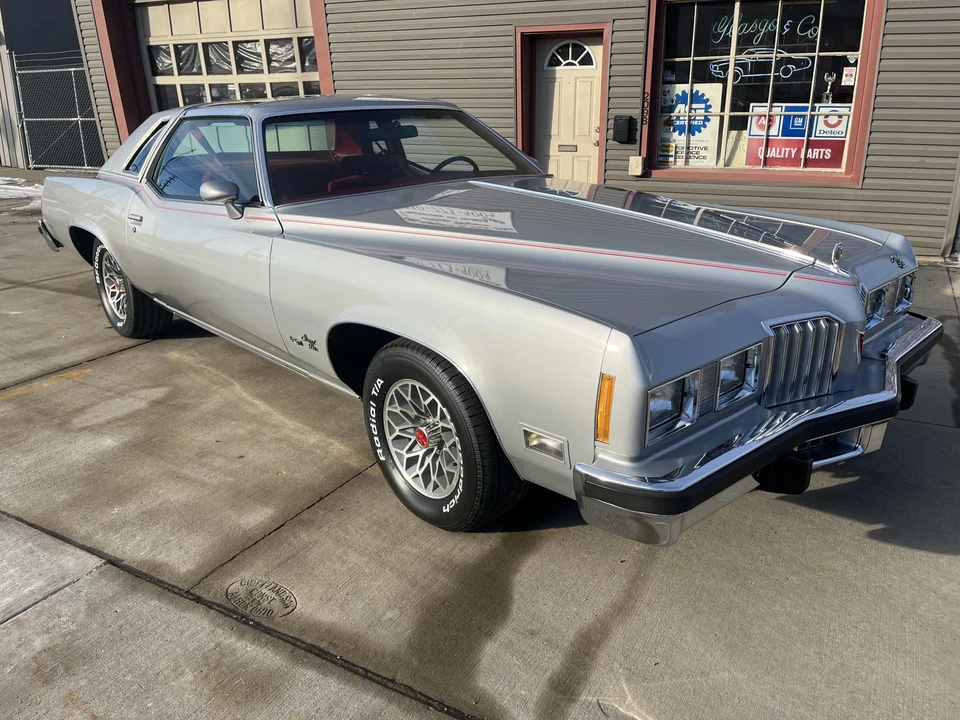 1977 Pontiac Grand Prix 3rd+ Gen - Image 19 of 31