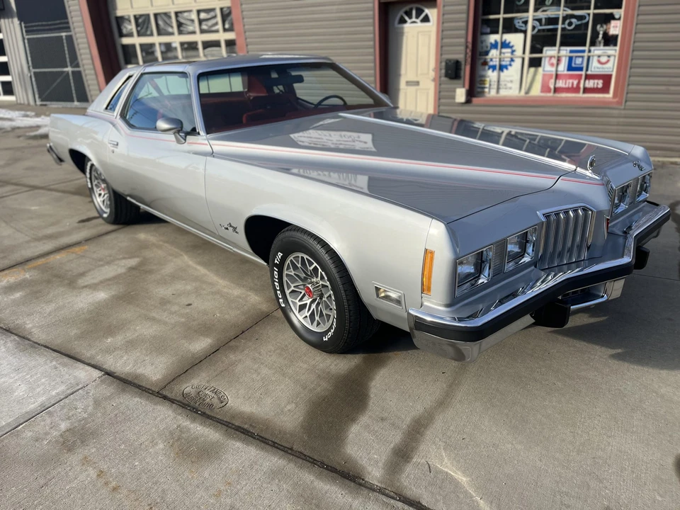 1977 Pontiac Grand Prix 3rd+ Gen - Image 17 of 31