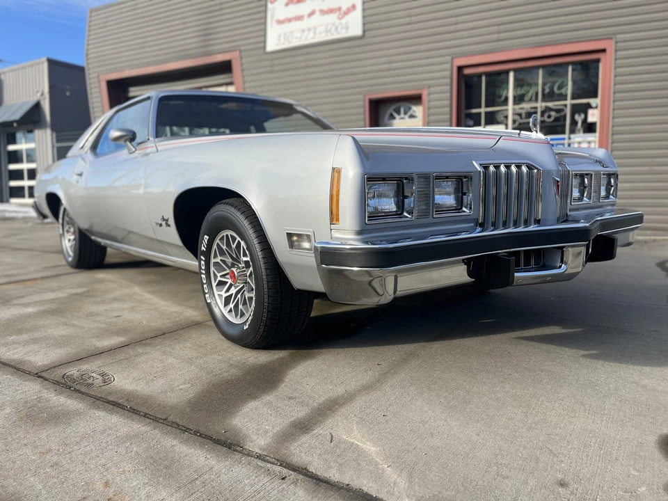 1977 Pontiac Grand Prix 3rd+ Gen - Image 15 of 31