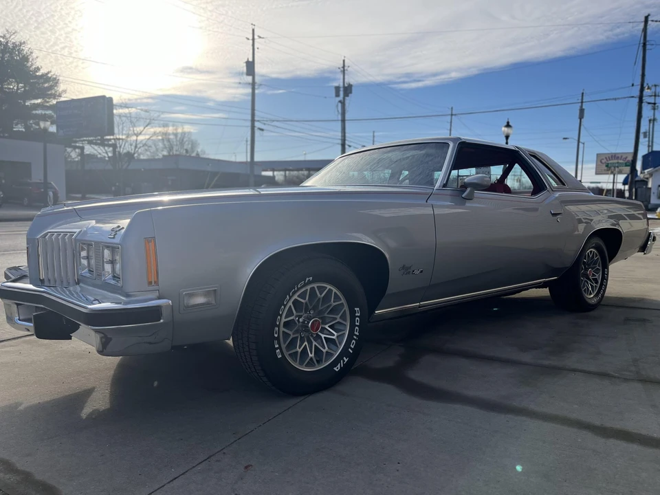 1977 Pontiac Grand Prix 3rd+ Gen - Image 9 of 31