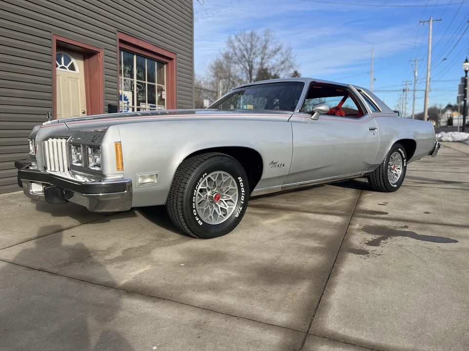 1977 Pontiac Grand Prix 3rd+ Gen - Image 7 of 31