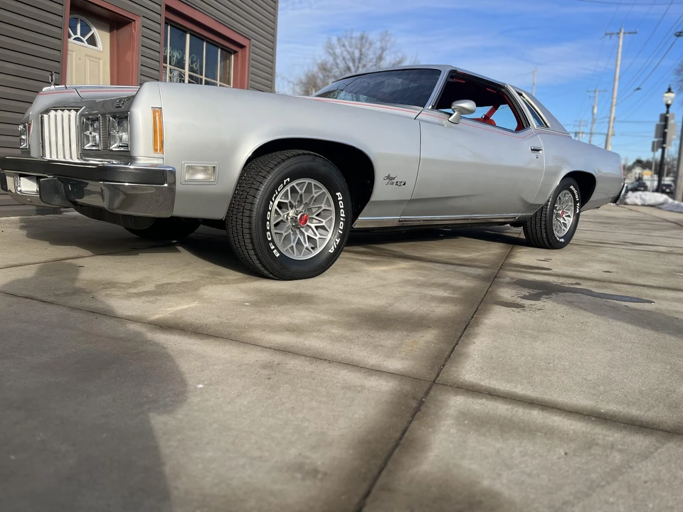 1977 Pontiac Grand Prix 3rd+ Gen - Image 6 of 31