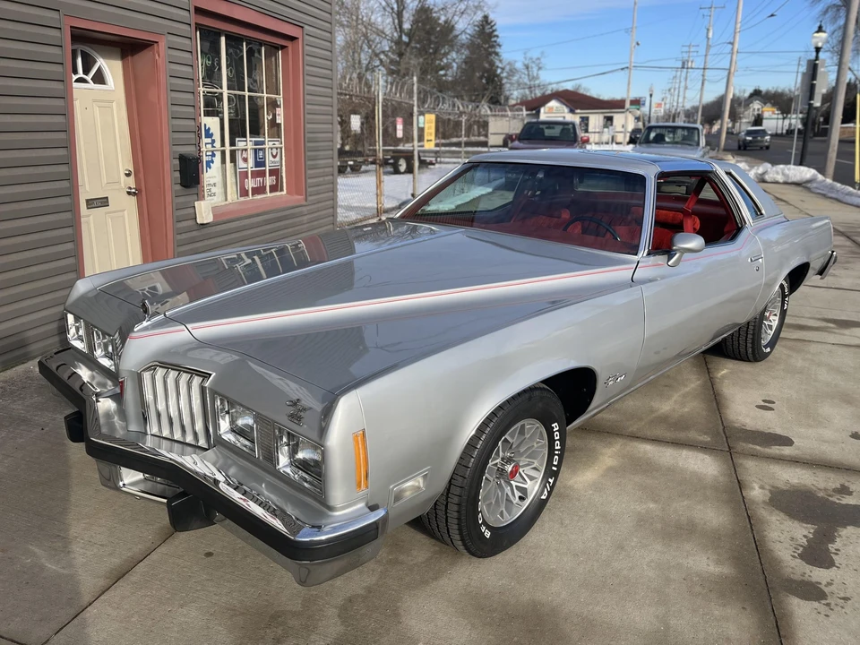 1977 Pontiac Grand Prix 3rd+ Gen - Image 13 of 31
