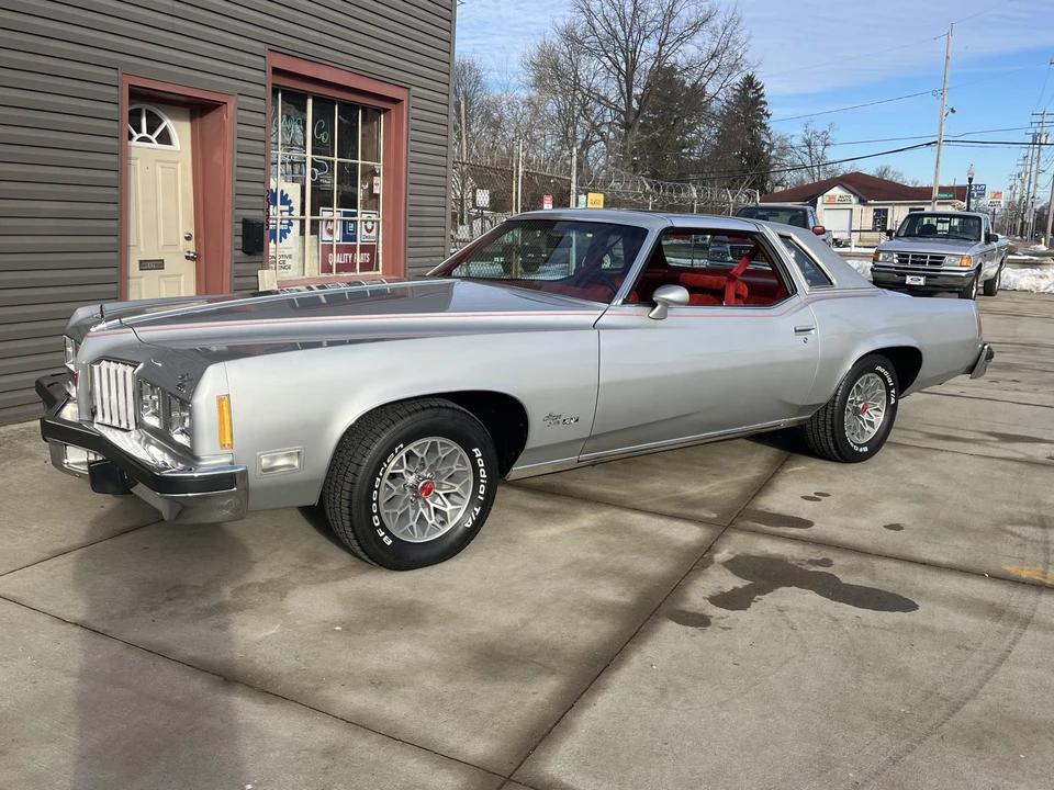 1977 Pontiac Grand Prix 3rd+ Gen - Image 4 of 31