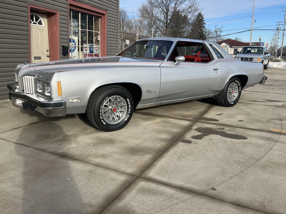 1977 Pontiac Grand Prix 3rd+ Gen - Image 3 of 31