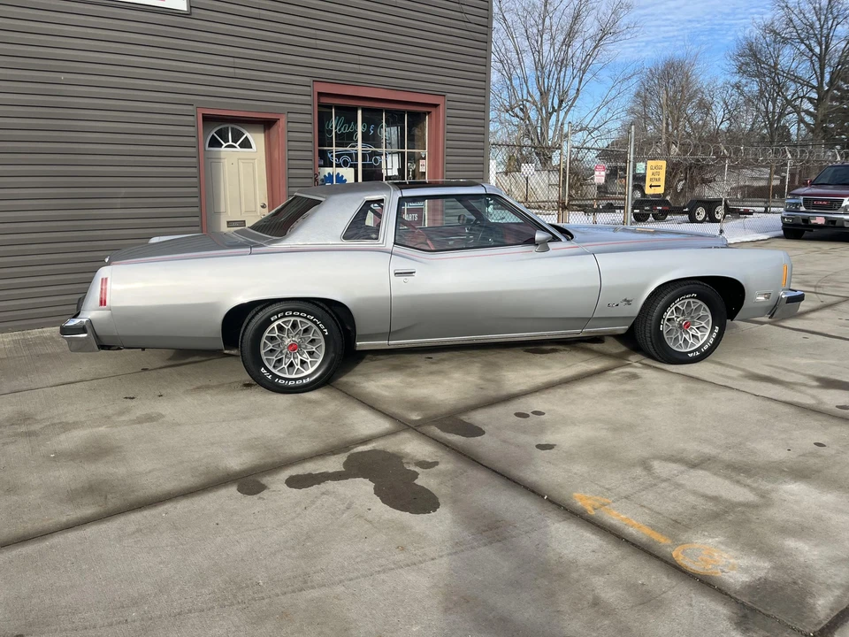 1977 Pontiac Grand Prix 3rd+ Gen - Image 24 of 31