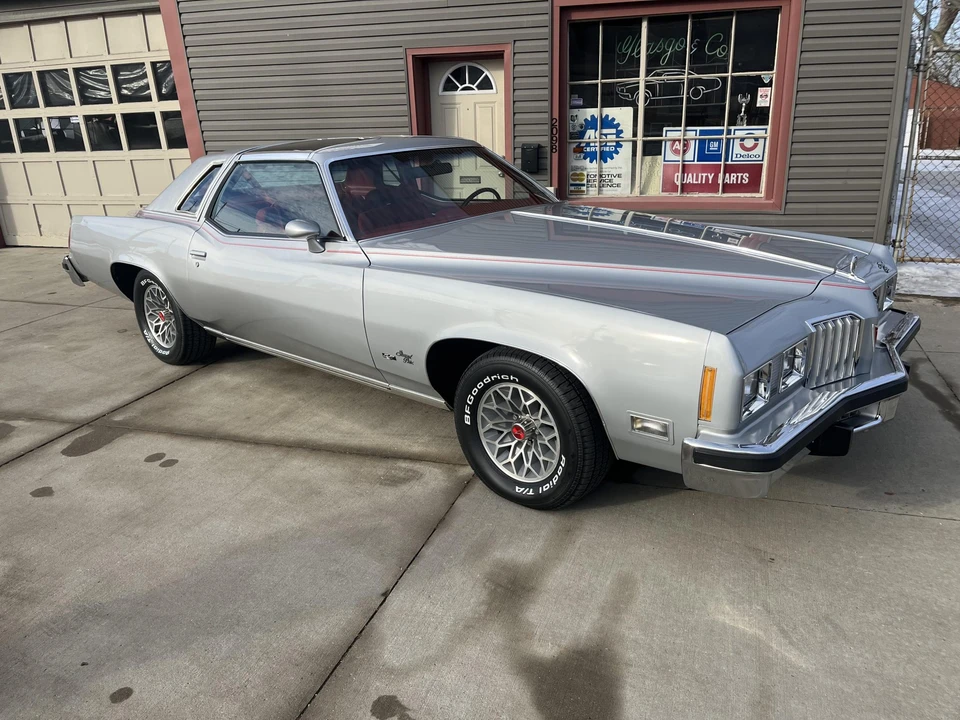 1977 Pontiac Grand Prix 3rd+ Gen - Image 20 of 31