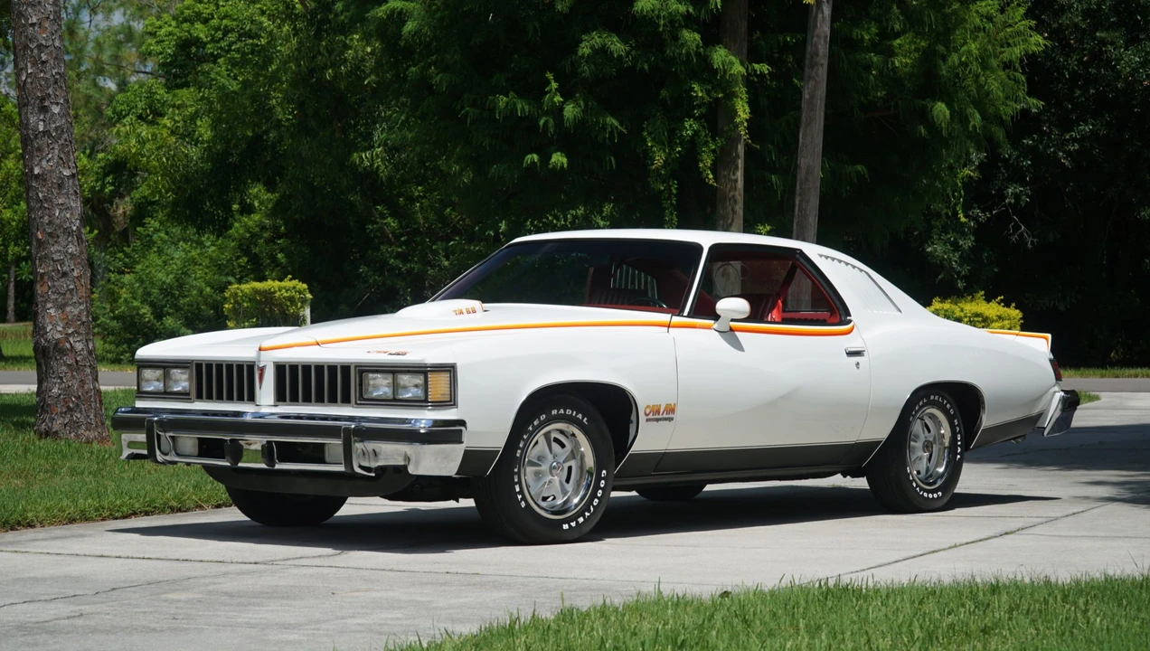 1977 Pontiac LeMans 4th+ Gen - Image 5 of 31