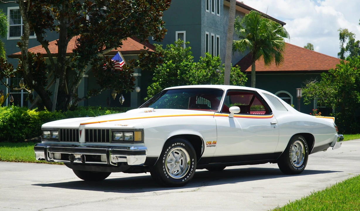 1977 Pontiac LeMans 4th+ Gen - Image 4 of 31