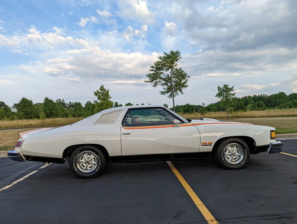 1977 Pontiac LeMans 4th+ Gen - Image 9 of 31
