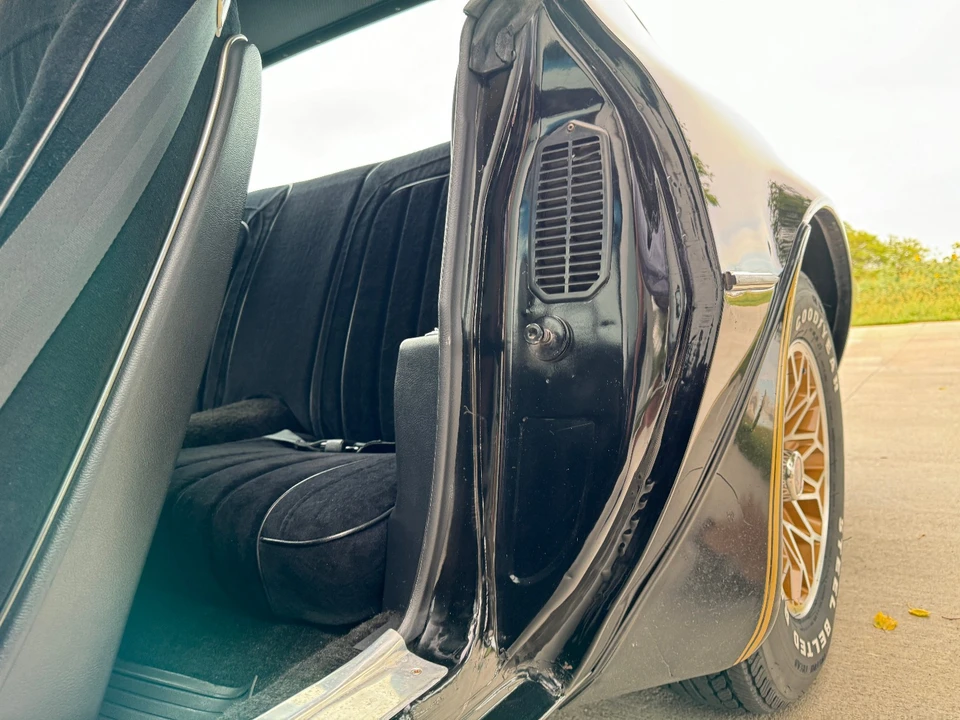 1977 Pontiac Firebird Trans Am 2nd Gen - Image 25 of 31