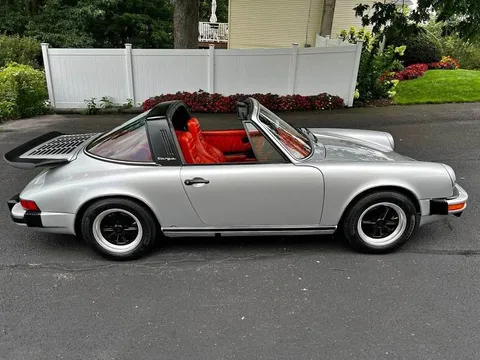1977 Porsche 911 Carrera 2 Targa 2D