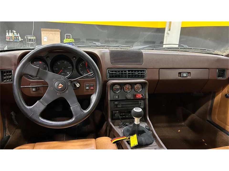 1977 Porsche 924 - Image 8 of 9