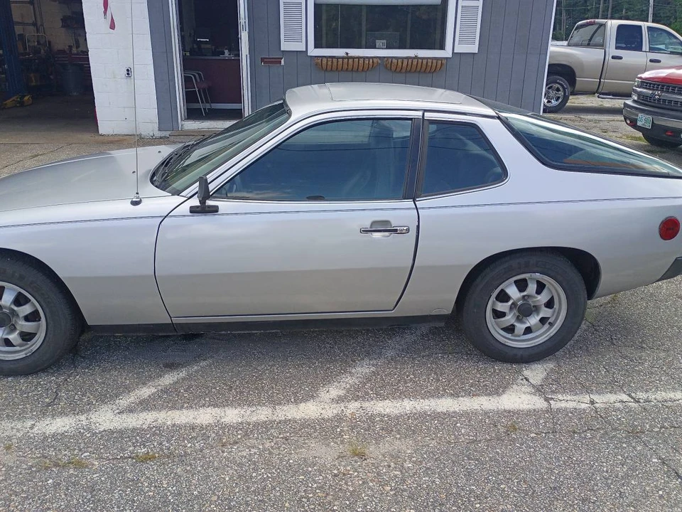 1977 Porsche 924 - Image 3 of 13