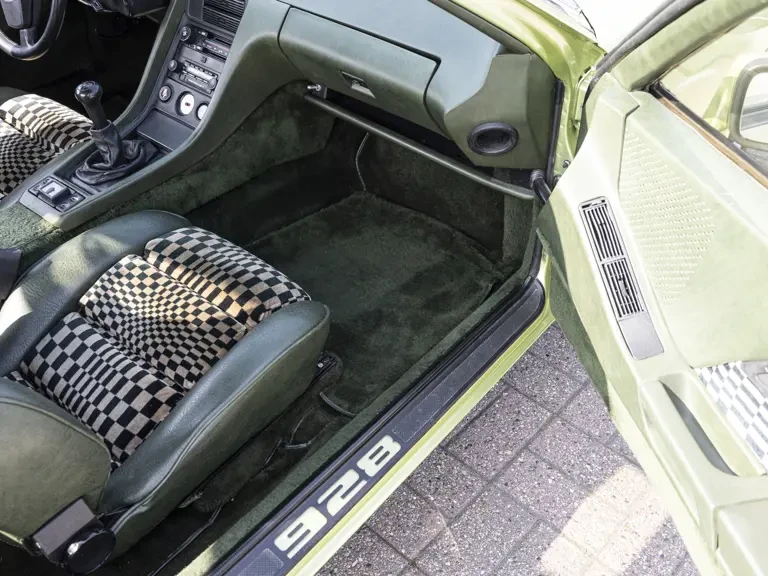 1977 Porsche 928 - Image 25 of 31