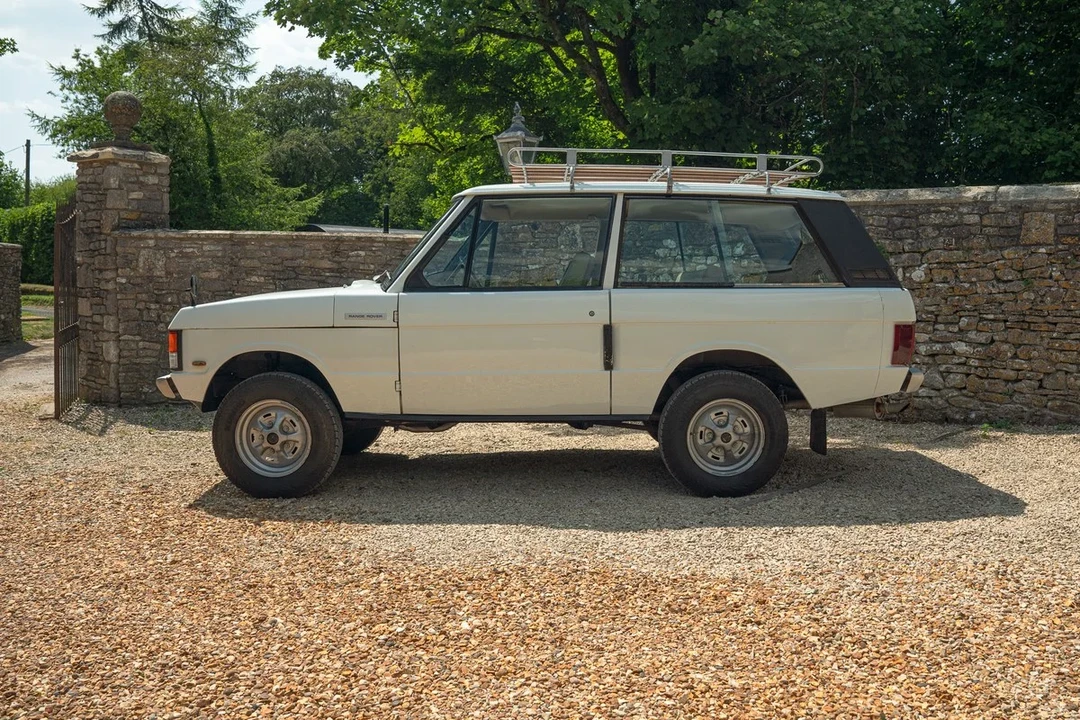 1977 Land Rover Range Rover Classic - Image 9 of 30