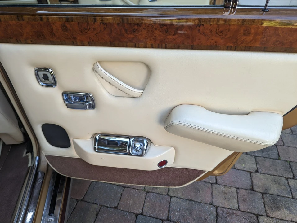 1977 Rolls-Royce Silver Shadow II - Image 18 of 30