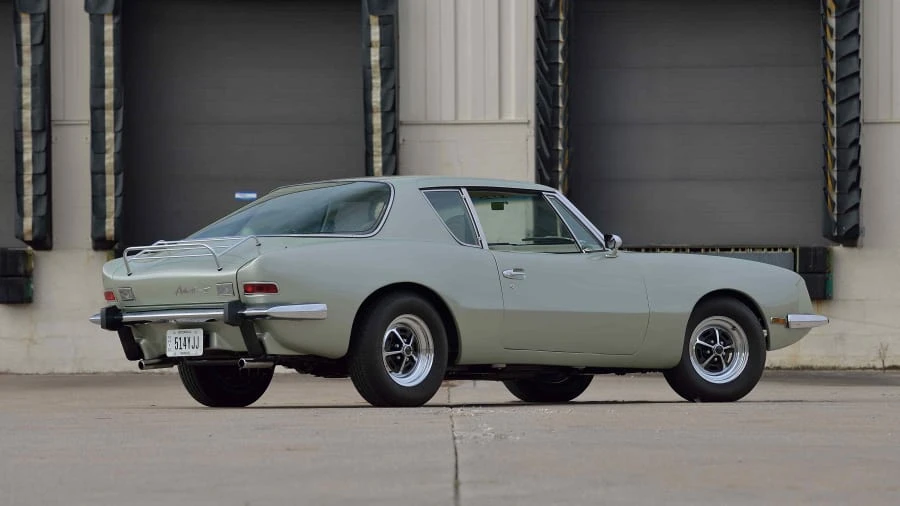 1977 Studebaker Avanti - Image 3 of 12