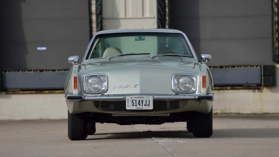 1977 Studebaker Avanti - Image 10 of 12