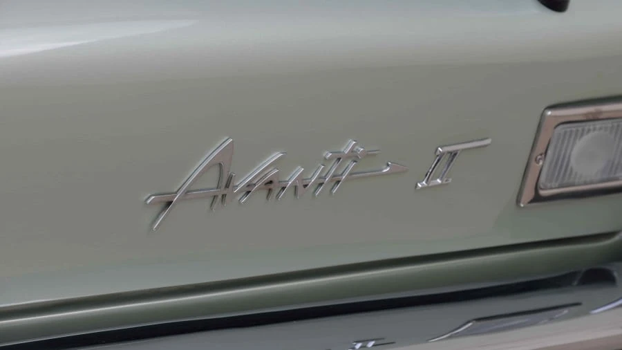 1977 Studebaker Avanti - Image 11 of 12