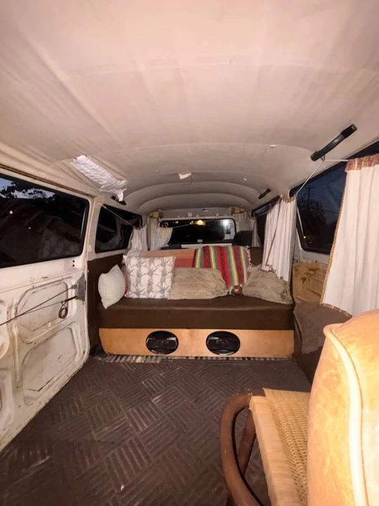 1977 Volkswagen Bay-Window Bus - Image 8 of 12