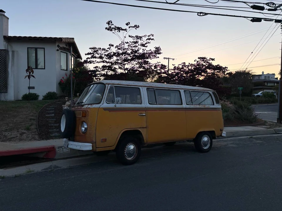 1977 Volkswagen Bay-Window Bus - Image 12 of 12