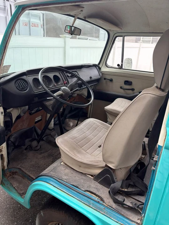 1977 Volkswagen Bay-Window Bus - Image 4 of 9