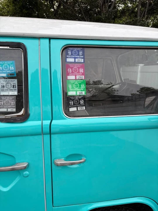 1977 Volkswagen Bay-Window Bus - Image 2 of 9