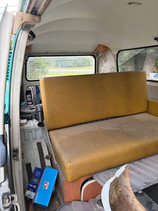 1977 Volkswagen Bay-Window Bus - Image 7 of 9
