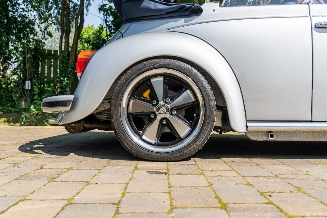 1977 Volkswagen Super Beetle - Image 20 of 30
