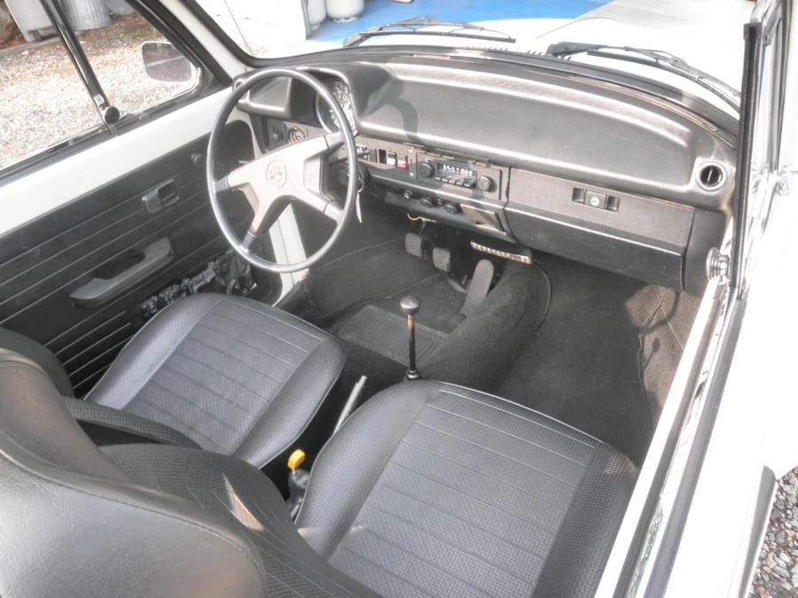 1977 Volkswagen Super Beetle - Image 4 of 8