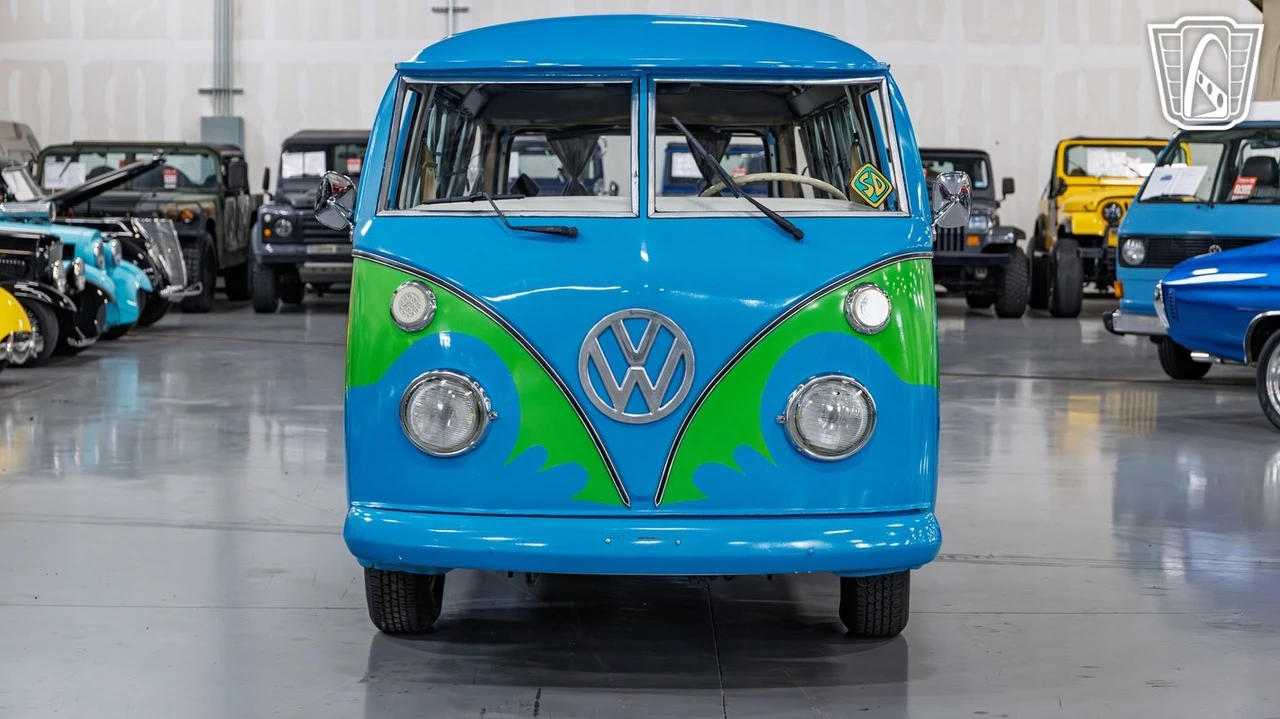 1977 Volkswagen Bay-Window Bus - Image 5 of 12