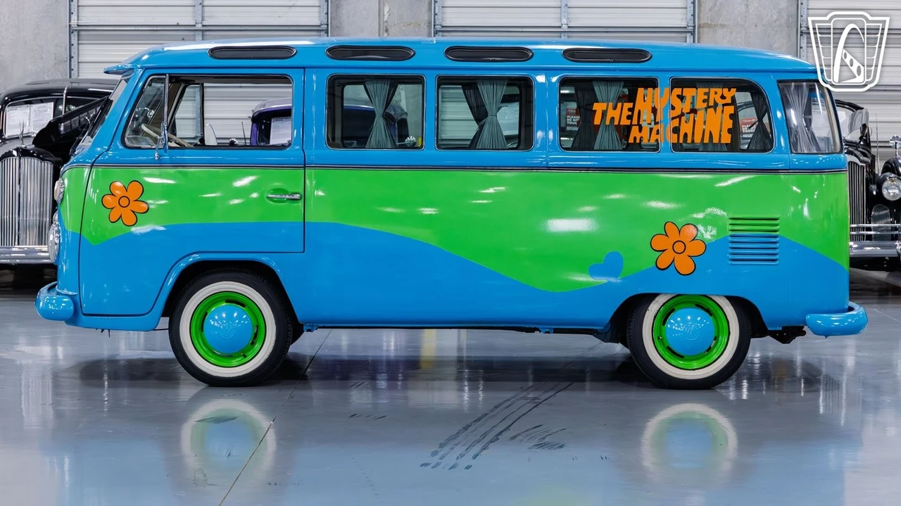 1977 Volkswagen Bay-Window Bus - Image 12 of 12