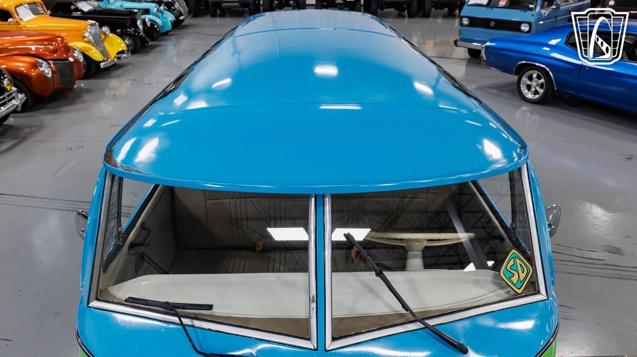 1977 Volkswagen Bay-Window Bus - Image 7 of 12