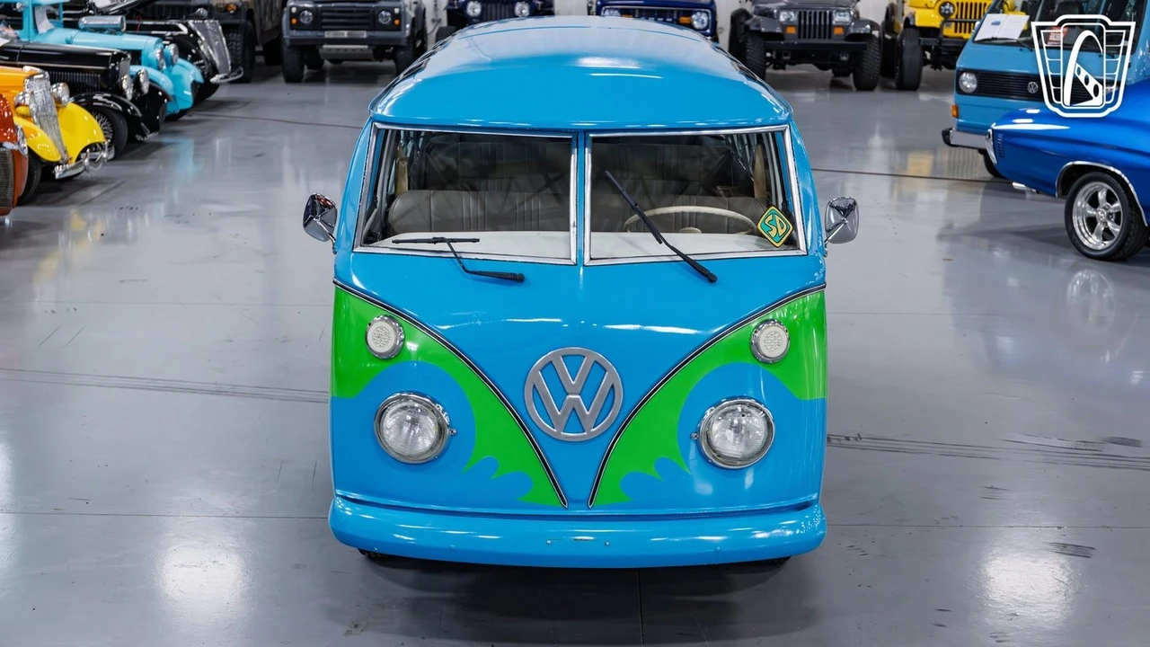 1977 Volkswagen Bay-Window Bus - Image 4 of 12