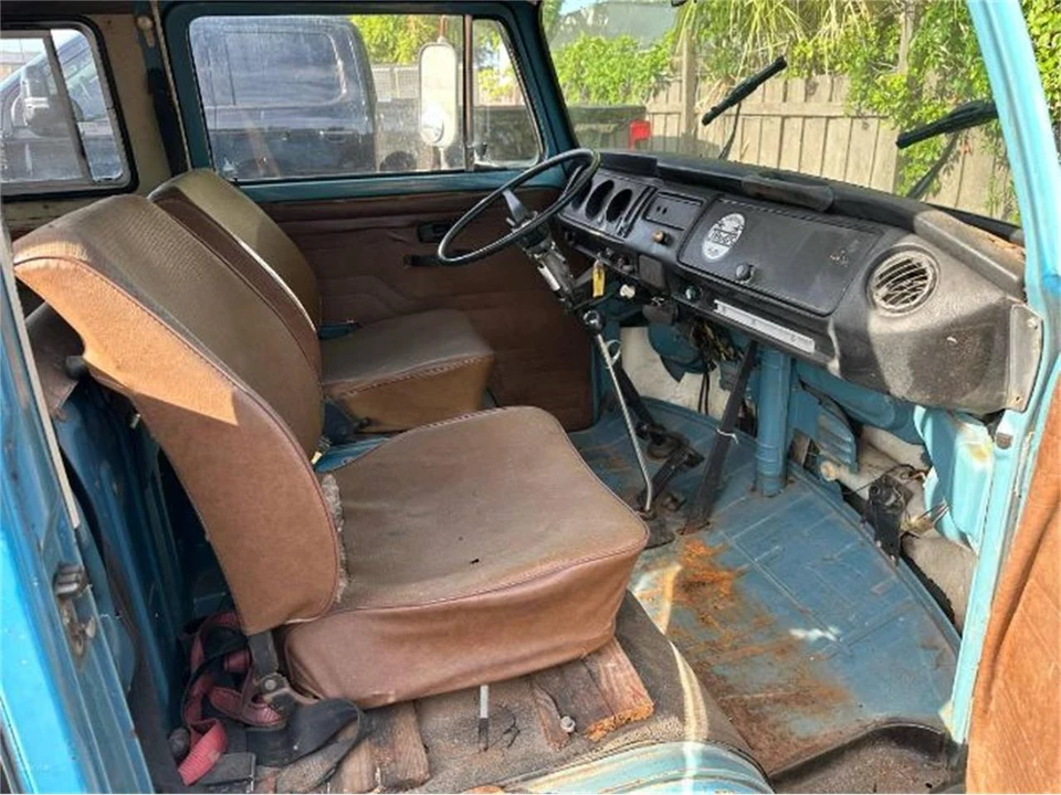 1977 Volkswagen Bay-Window Bus - Image 3 of 17