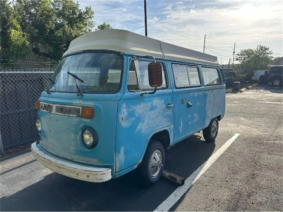 1977 Volkswagen Bay-Window Bus - Image 16 of 17