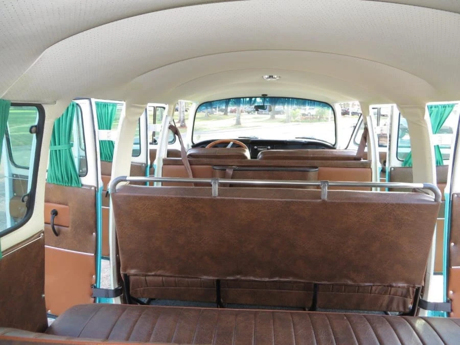 1977 Volkswagen Bay-Window Bus - Image 6 of 12