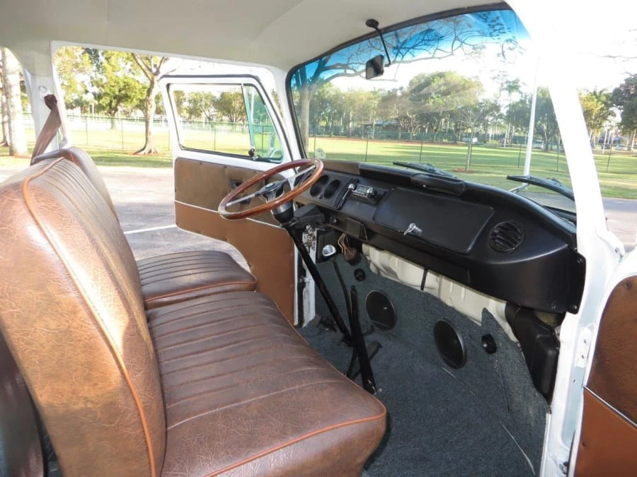1977 Volkswagen Bay-Window Bus - Image 4 of 12