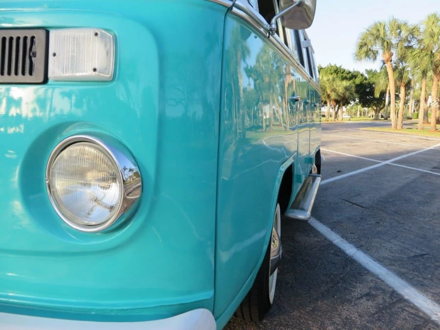 1977 Volkswagen Bay-Window Bus - Image 9 of 12