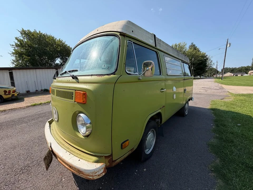 1977 Volkswagen Bay-Window Bus - Image 2 of 20